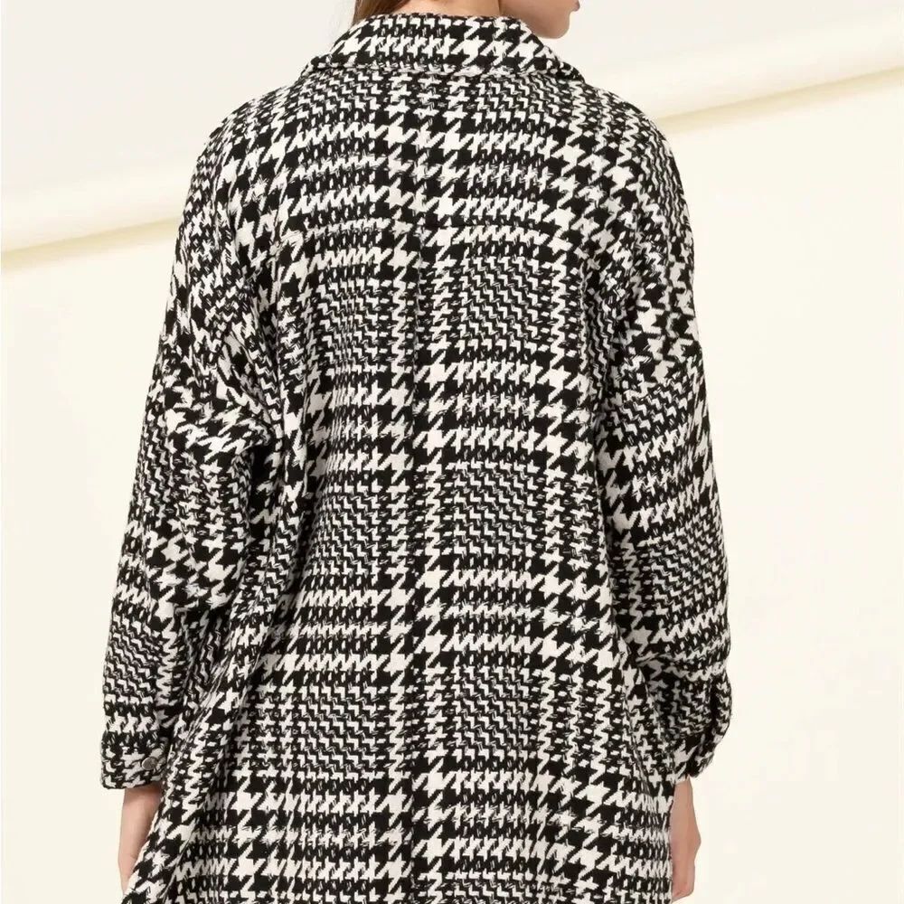 Textured Houndstooth Fray Hem Shacket - Picture 6 of 12